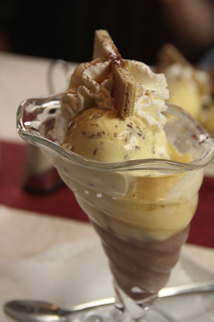 Kuchen Im Eierlikorbecher